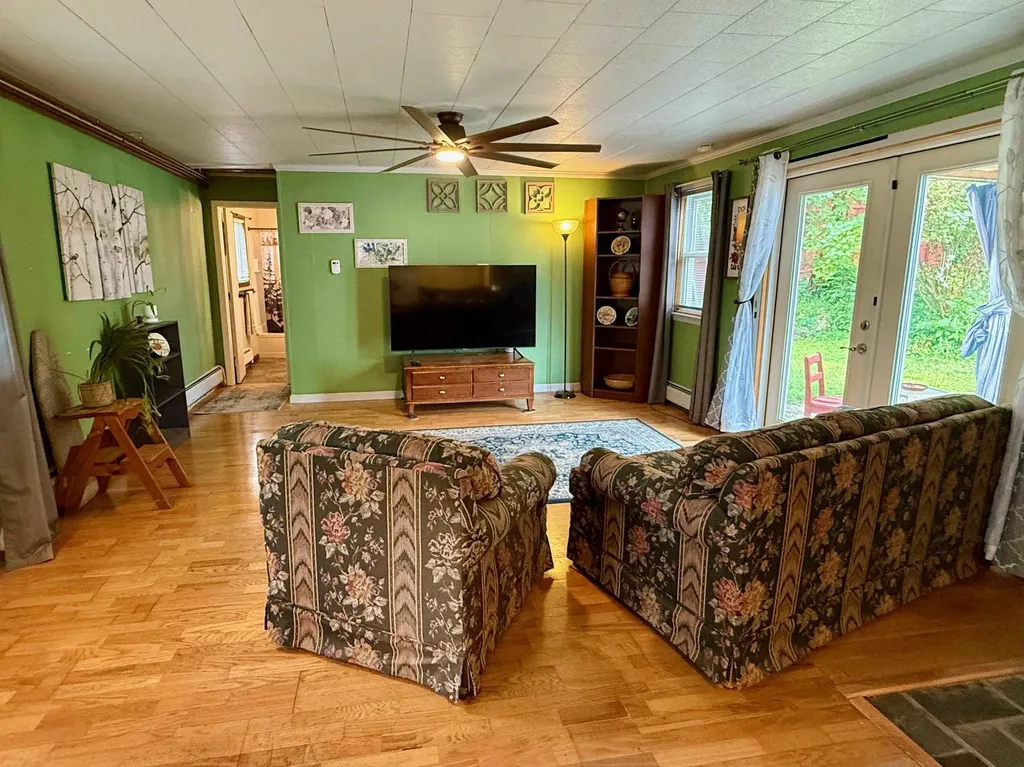 4325 Vt Route 7a Shaftsbury VT 05262