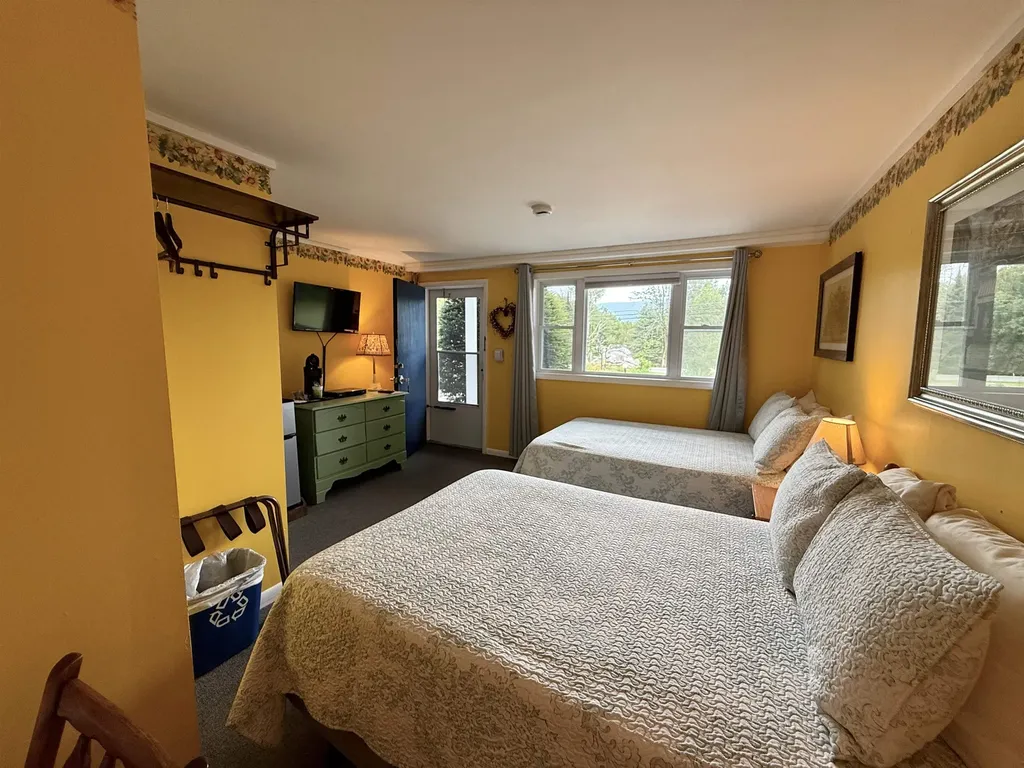 4325 Vt Route 7a Shaftsbury VT 05262