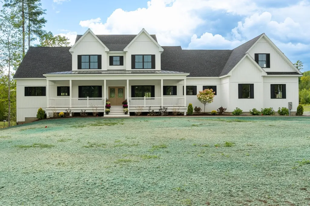 32 Colby Farm Road Chester NH 03036