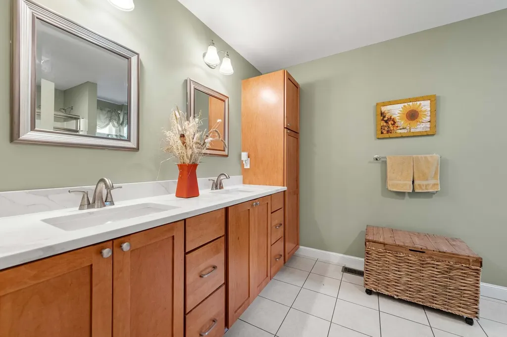 6 Hayden Place Newmarket NH 03857