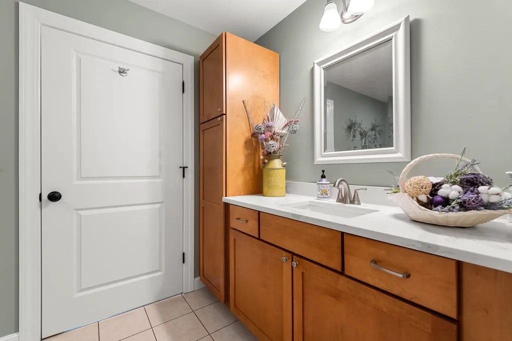 6 Hayden Place Newmarket NH 03857