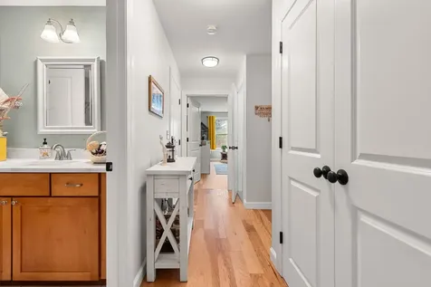 6 Hayden Place Newmarket NH 03857