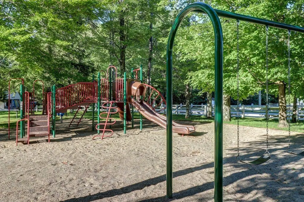 101 Bridges Circle Warren VT 05674