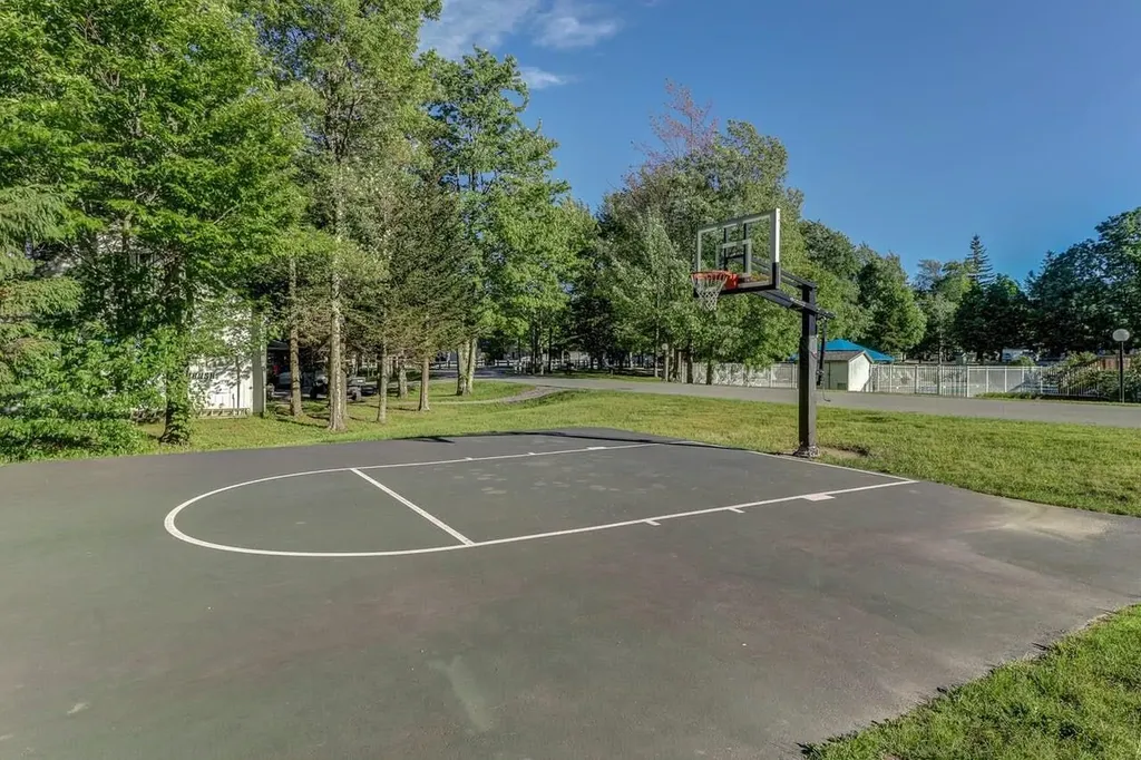 101 Bridges Circle Warren VT 05674