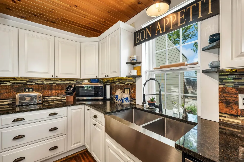 288 N. River Road Epping NH 03042