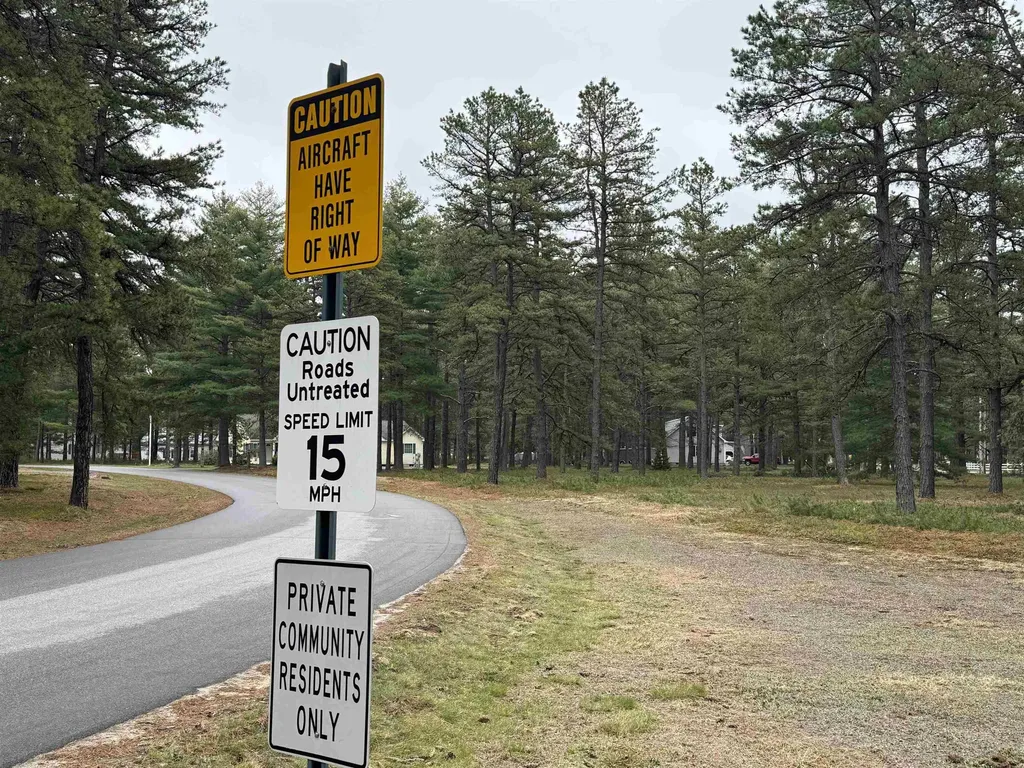 40 Logan Way Ossipee NH 03890