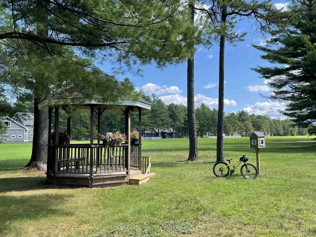 40 Logan Way Ossipee NH 03890