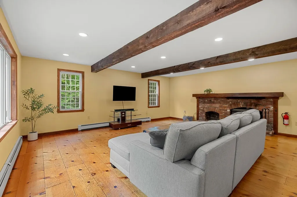 6 Winterberry Drive Amherst NH 03031