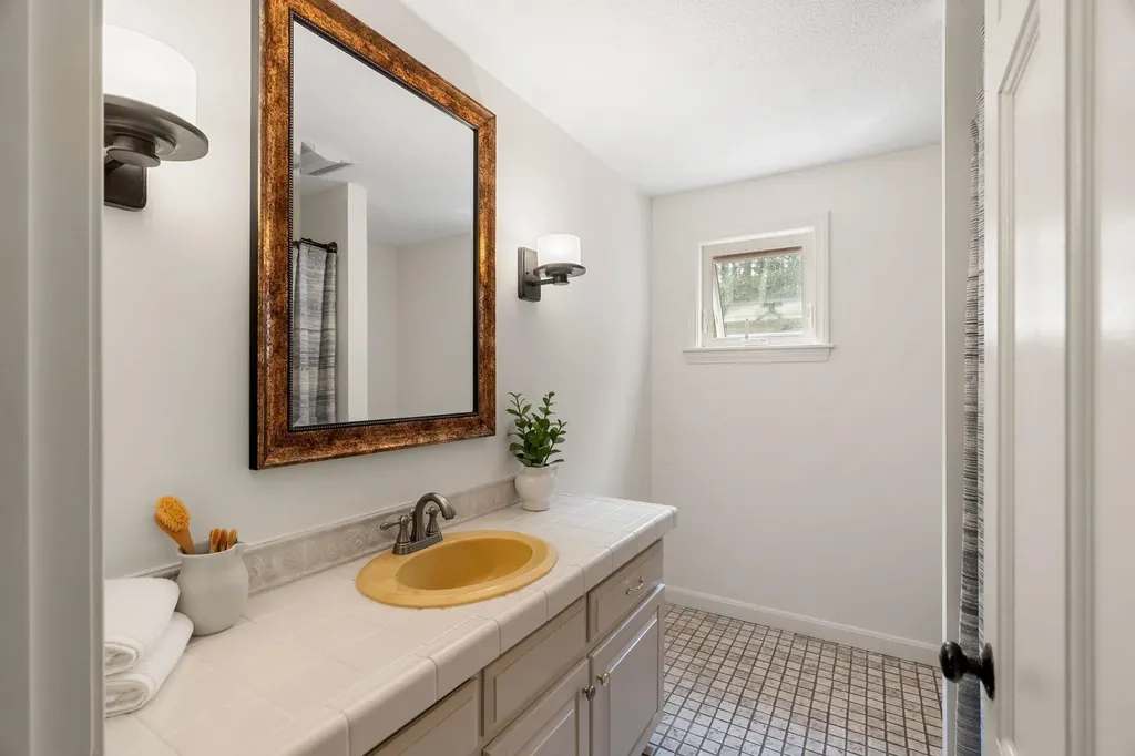 6 Winterberry Drive Amherst NH 03031