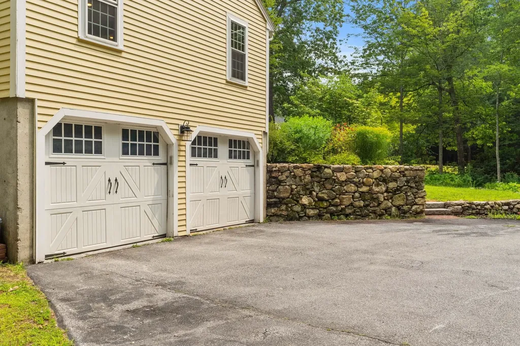 6 Winterberry Drive Amherst NH 03031