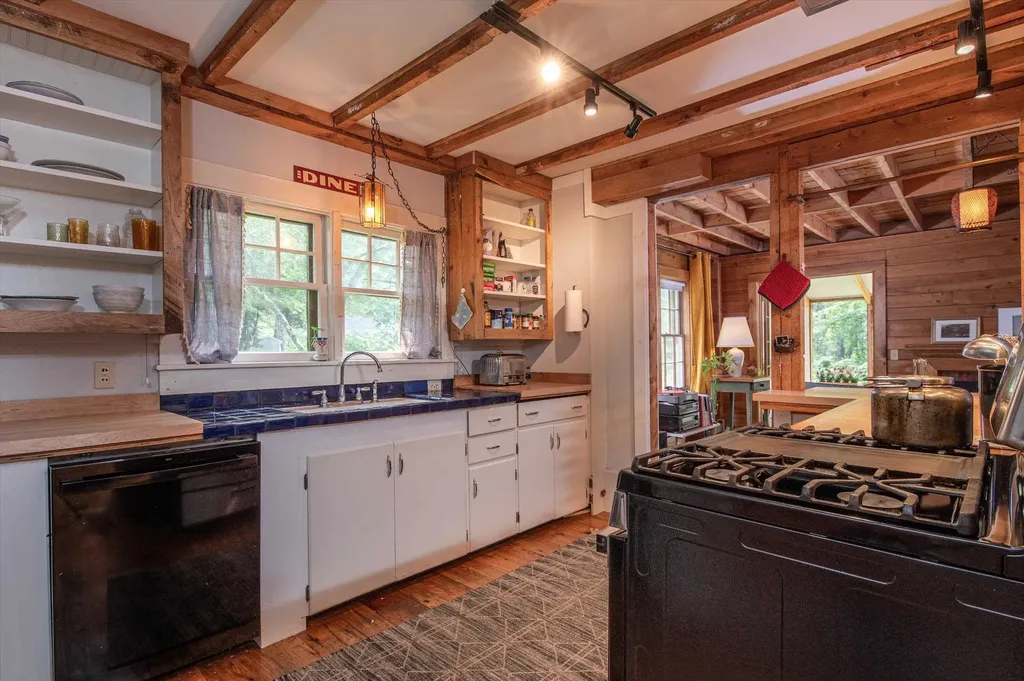 535 Red Mountain Road Arlington VT 05250