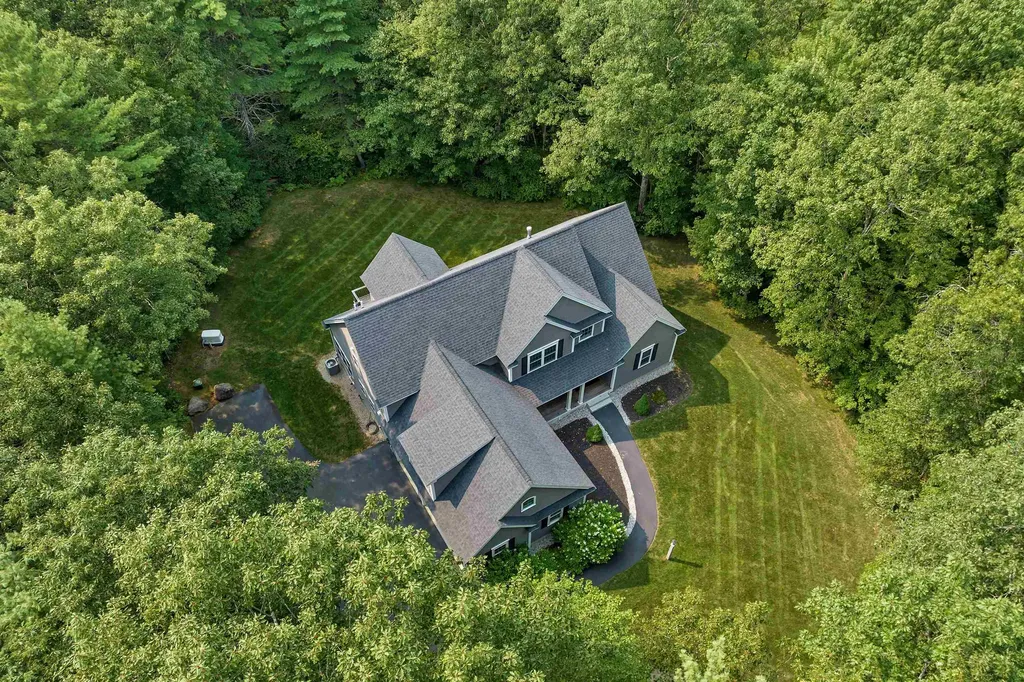 3 Victoria Ridge Amherst NH 03031