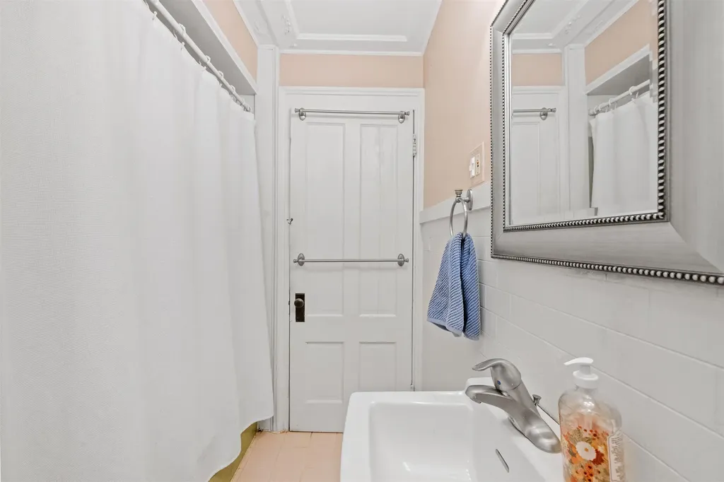 186 Main Street Hopkinton NH 03229