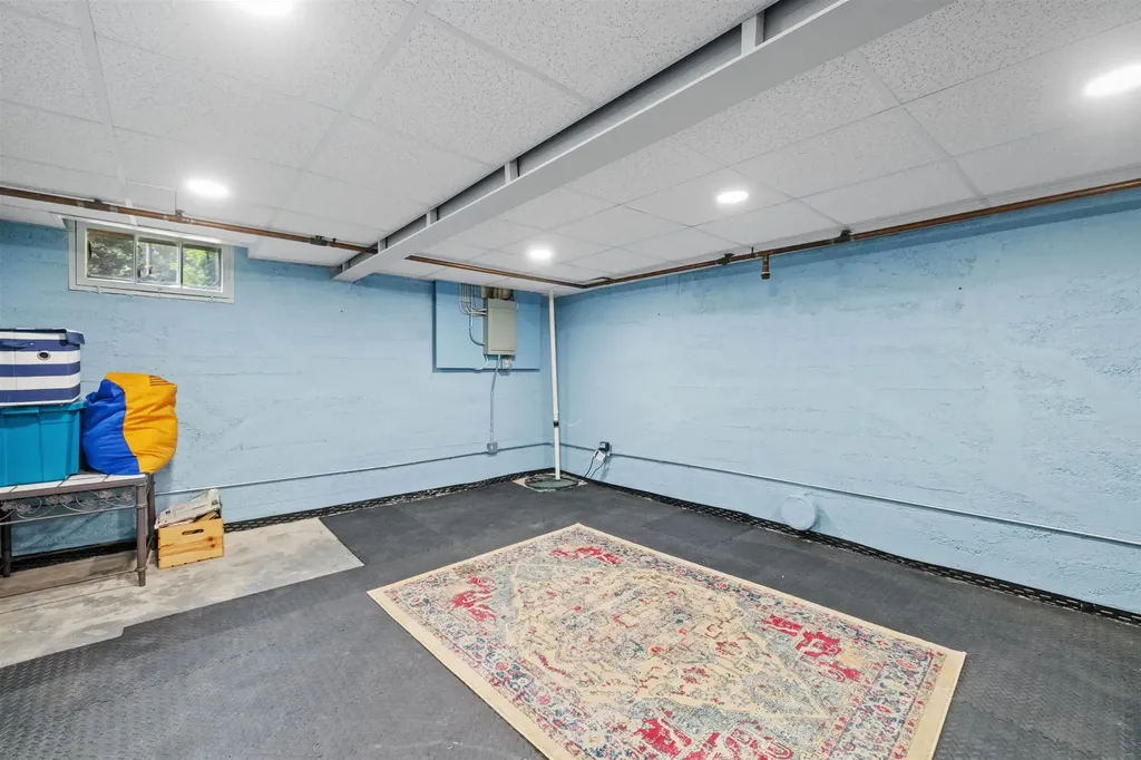 186 Main Street Hopkinton NH 03229