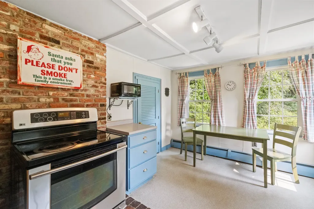 186 Main Street Hopkinton NH 03229