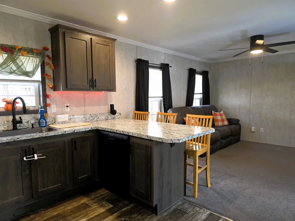 14 Hilltop Manor Mobile Home Park Littleton NH 03561