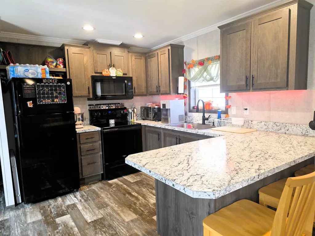 14 Hilltop Manor Mobile Home Park Littleton NH 03561