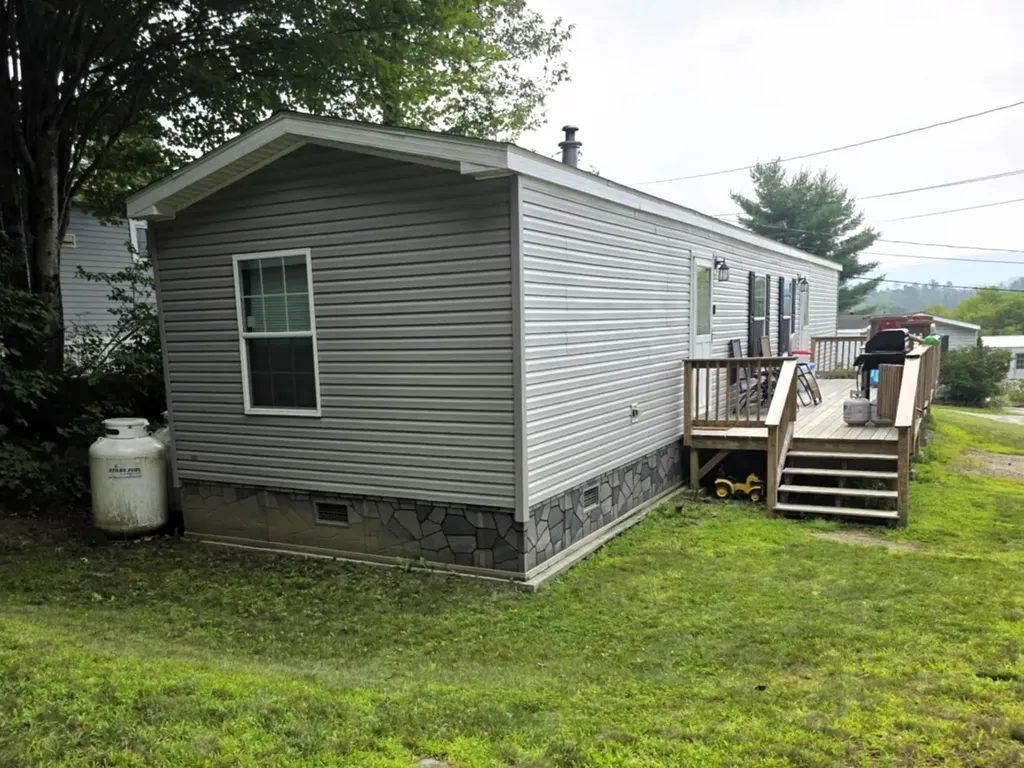14 Hilltop Manor Mobile Home Park Littleton NH 03561