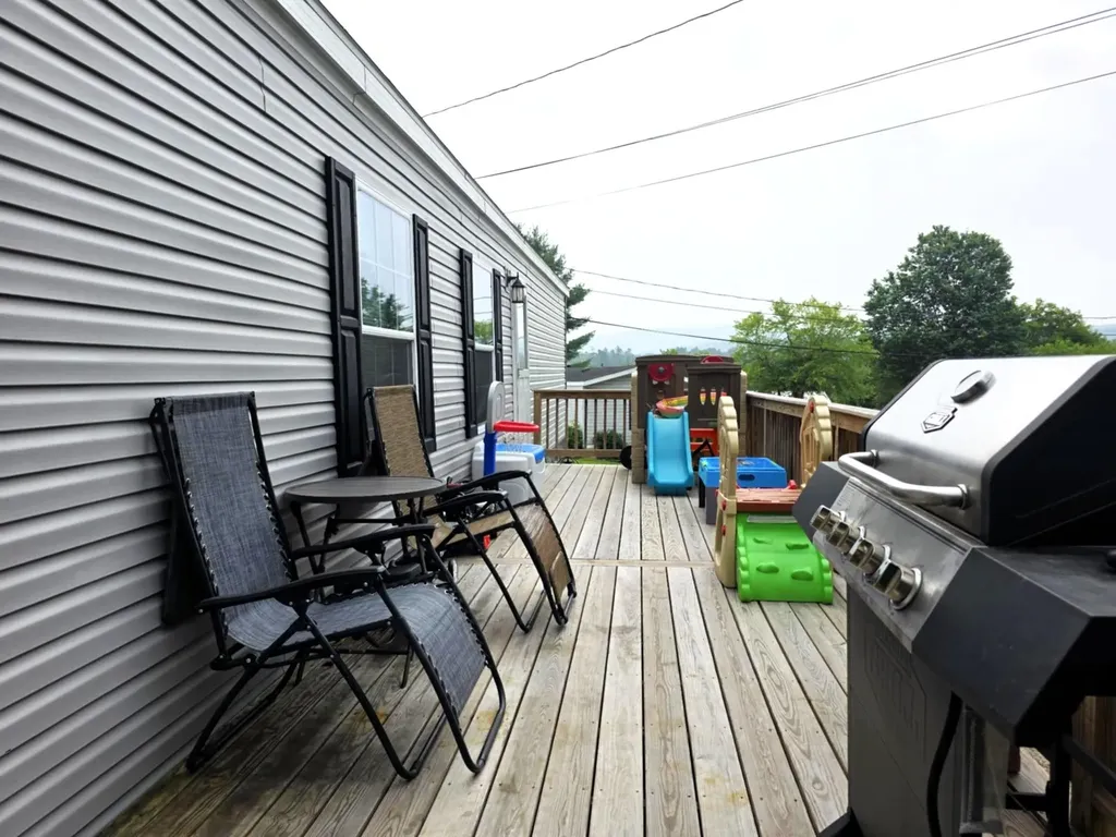 14 Hilltop Manor Mobile Home Park Littleton NH 03561