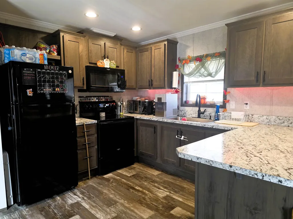 14 Hilltop Manor Mobile Home Park Littleton NH 03561