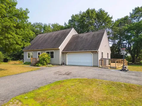 25 Clearwater Place Laconia NH 03246