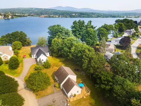 25 Clearwater Place Laconia NH 03246