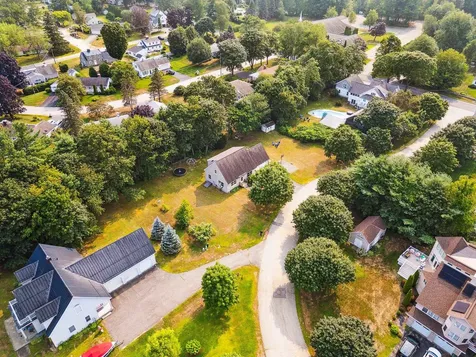 25 Clearwater Place Laconia NH 03246