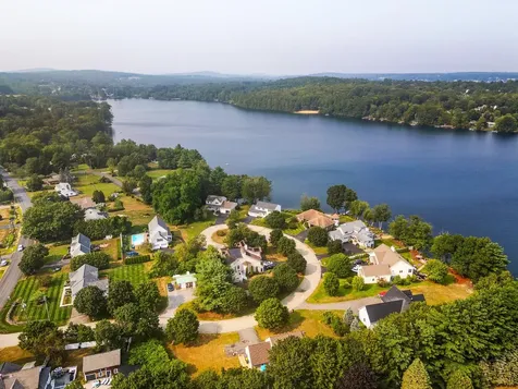 25 Clearwater Place Laconia NH 03246