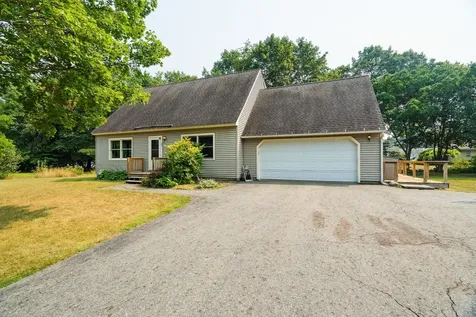 25 Clearwater Place Laconia NH 03246