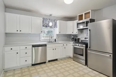 25 Clearwater Place Laconia NH 03246