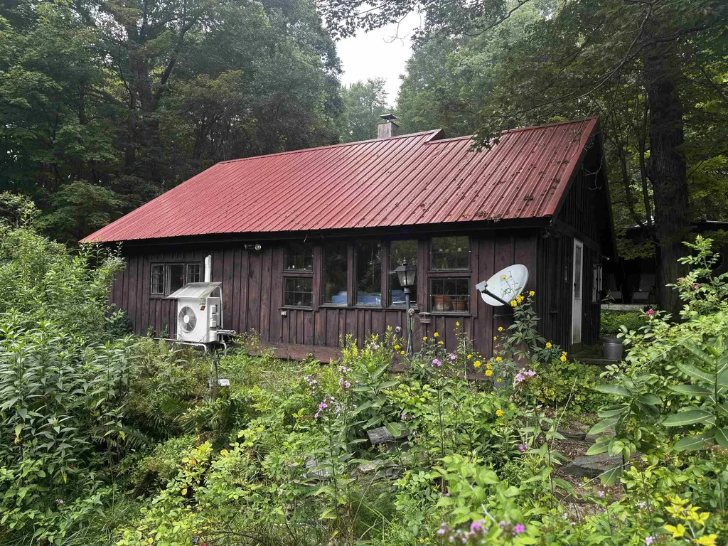 83 Johnnycake Road Westmoreland NH 03467