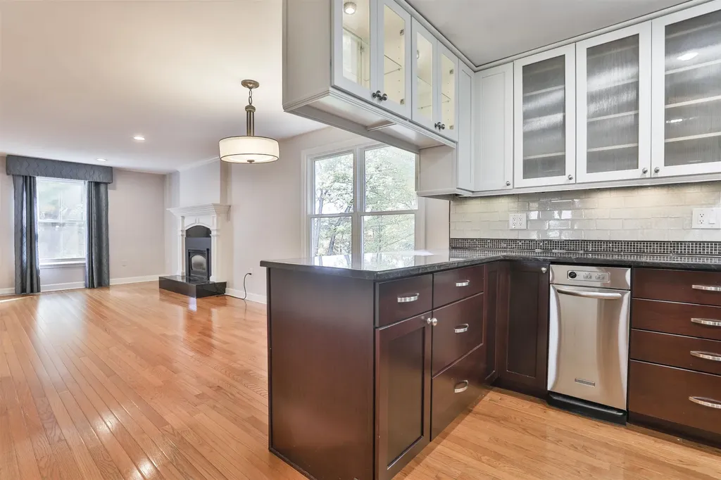 22 Cathedral Circle Nashua NH 03063