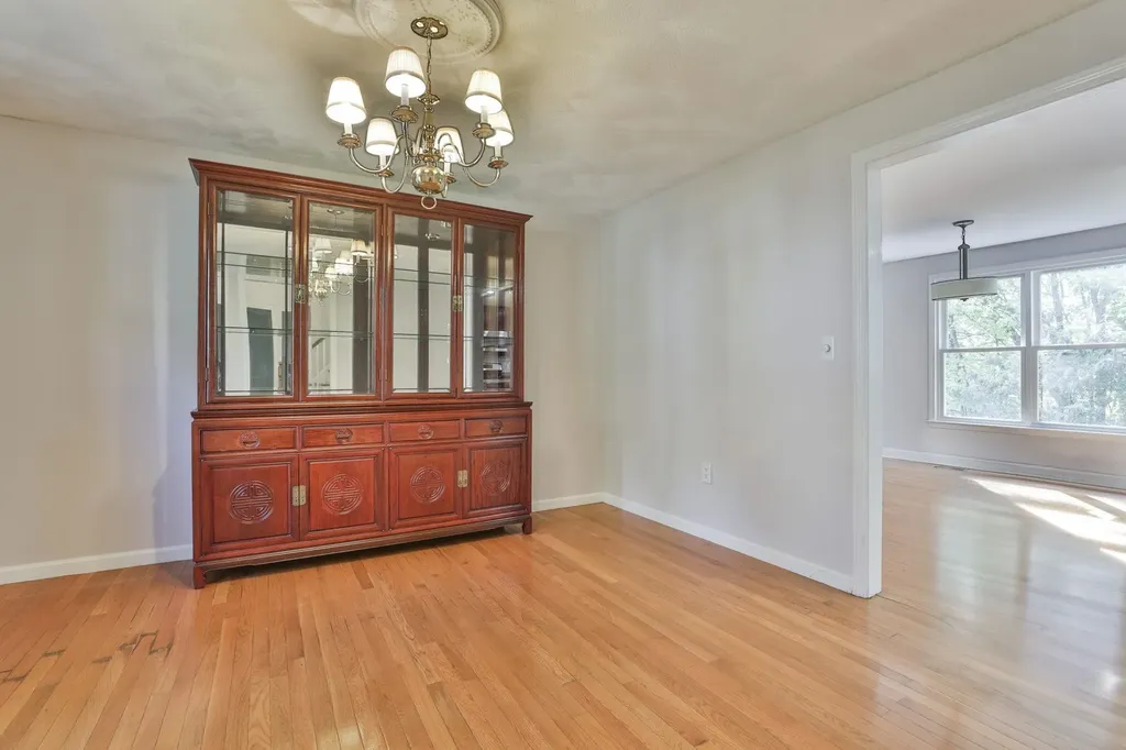 22 Cathedral Circle Nashua NH 03063