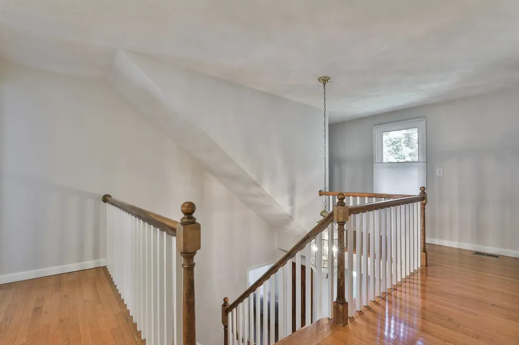 22 Cathedral Circle Nashua NH 03063