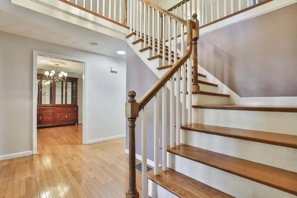 22 Cathedral Circle Nashua NH 03063