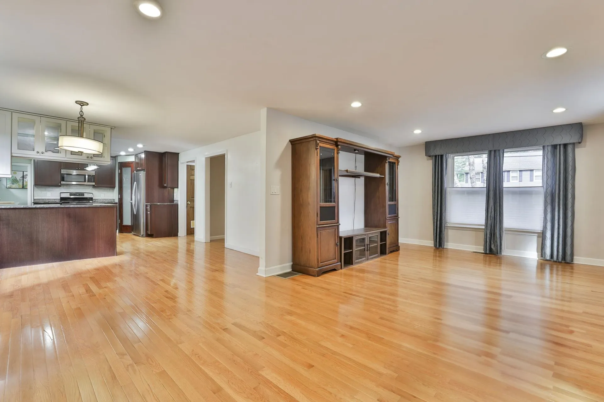 22 Cathedral Circle Nashua NH 03063