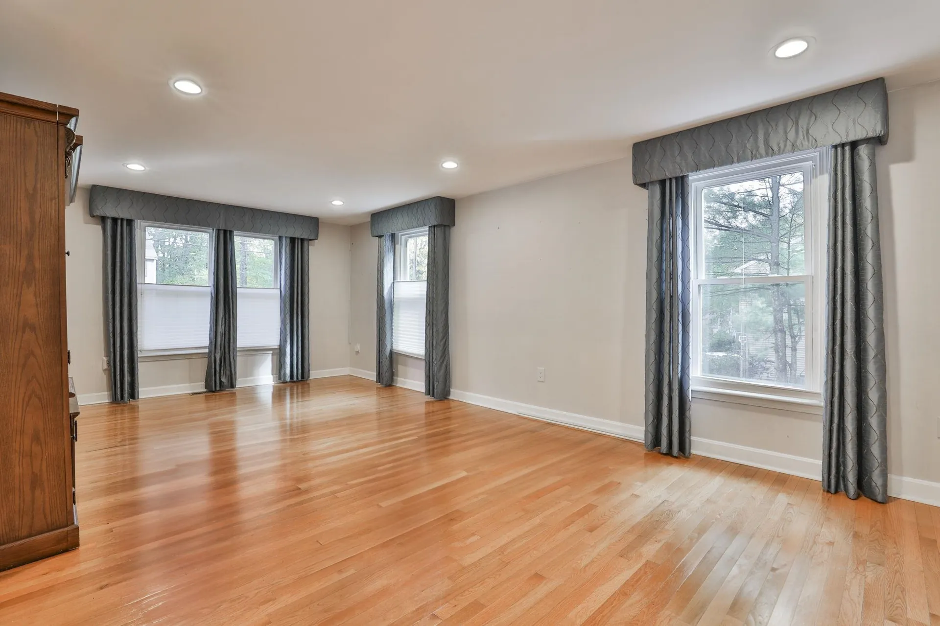 22 Cathedral Circle Nashua NH 03063