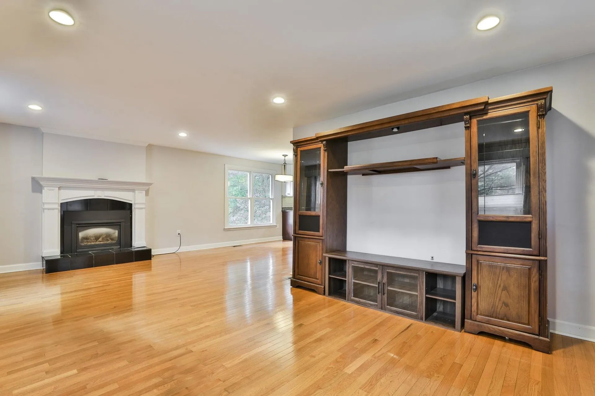 22 Cathedral Circle Nashua NH 03063