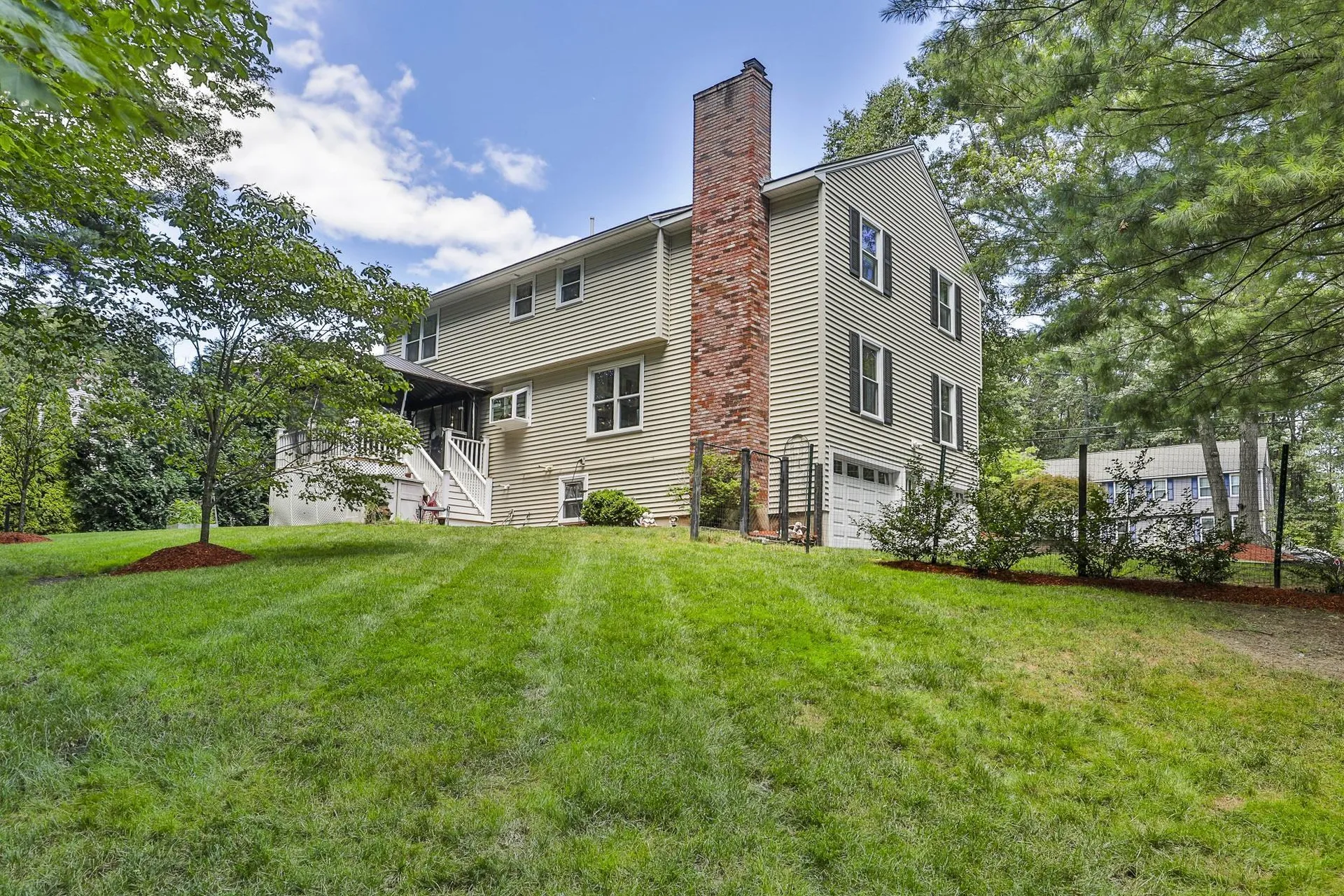 22 Cathedral Circle Nashua NH 03063