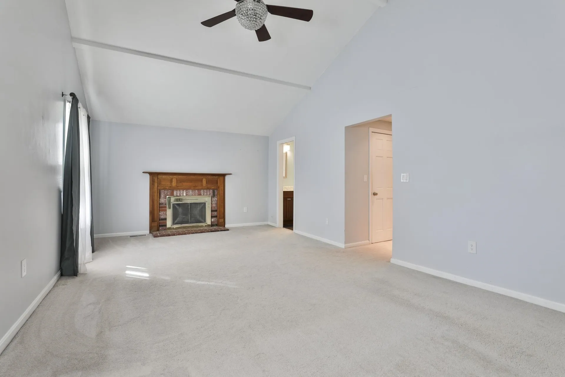 22 Cathedral Circle Nashua NH 03063