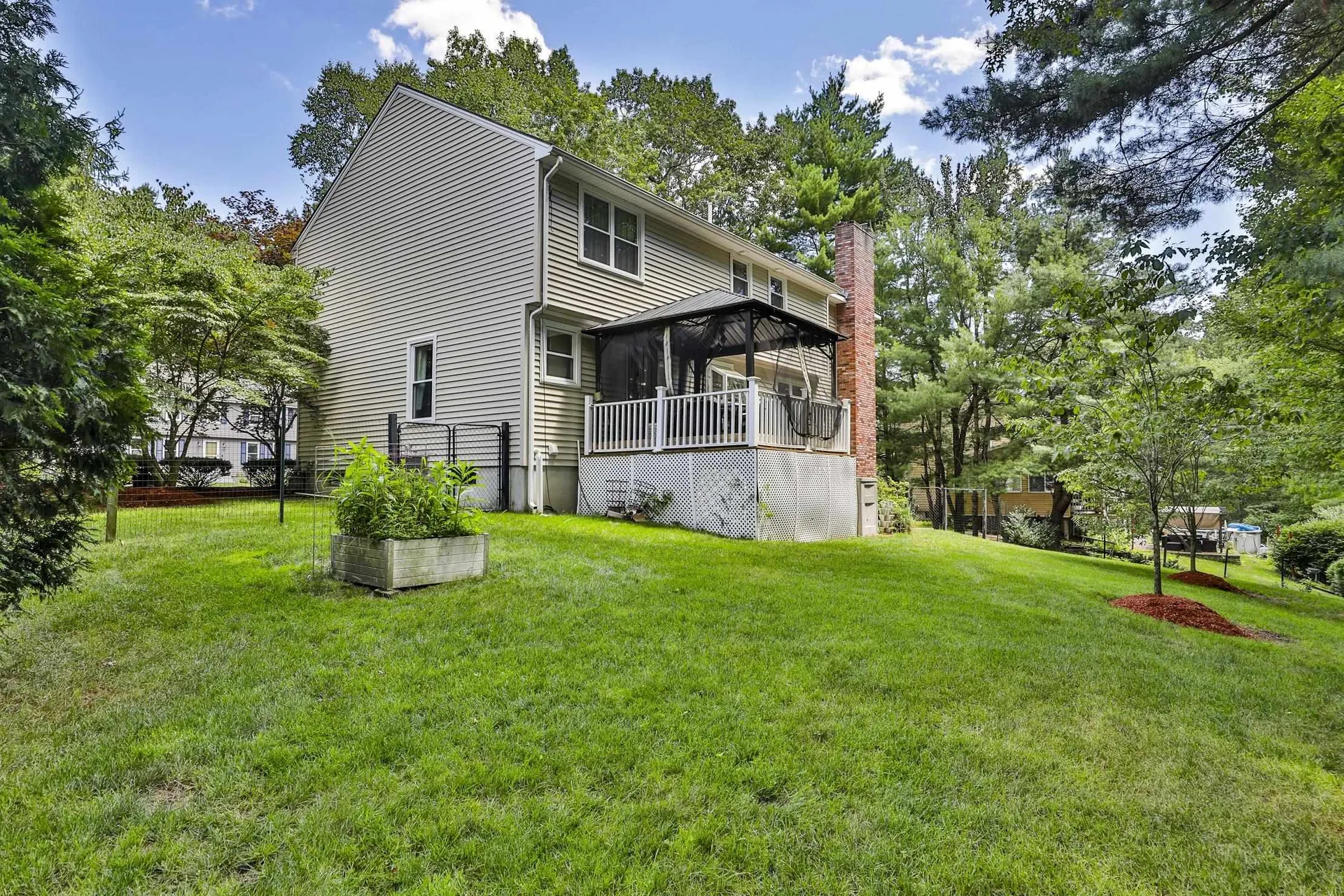 22 Cathedral Circle Nashua NH 03063