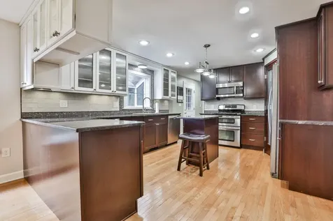 22 Cathedral Circle Nashua NH 03063