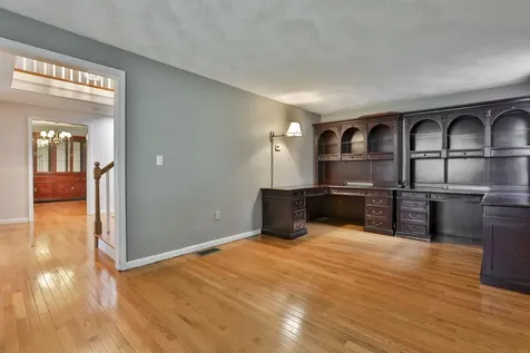 22 Cathedral Circle Nashua NH 03063