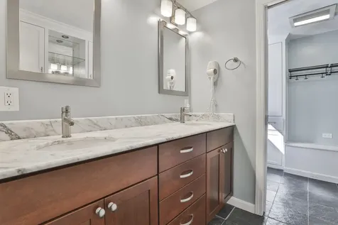 22 Cathedral Circle Nashua NH 03063