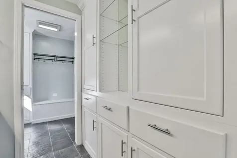 22 Cathedral Circle Nashua NH 03063