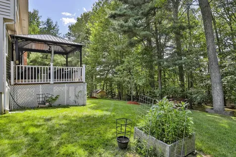 22 Cathedral Circle Nashua NH 03063