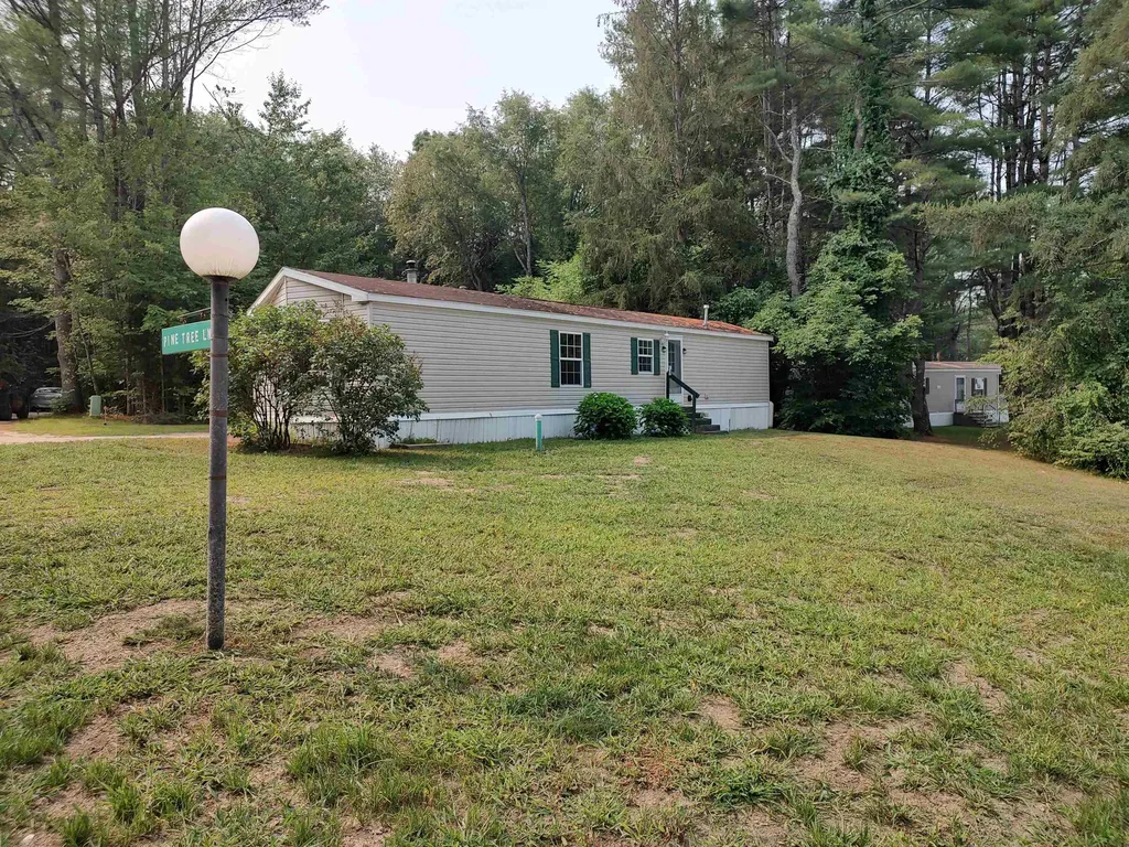 14 Pine Tree Drive Tuftonboro NH 03816
