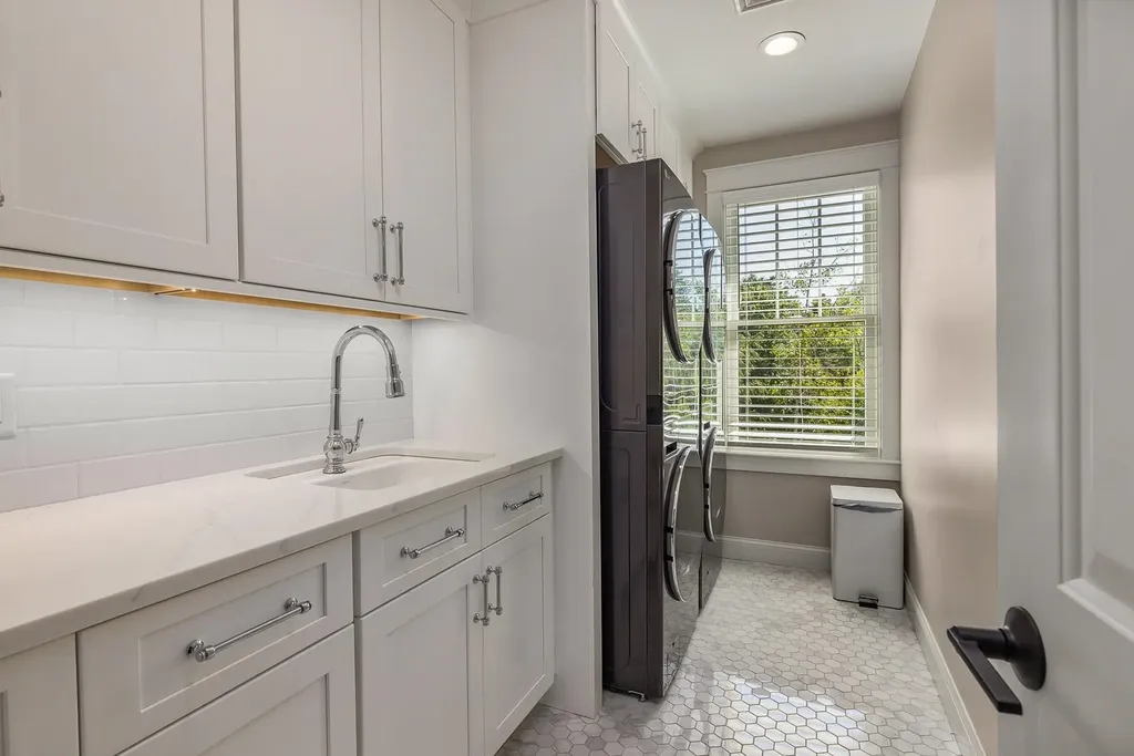 253 Odiorne Point Road Portsmouth NH 03801