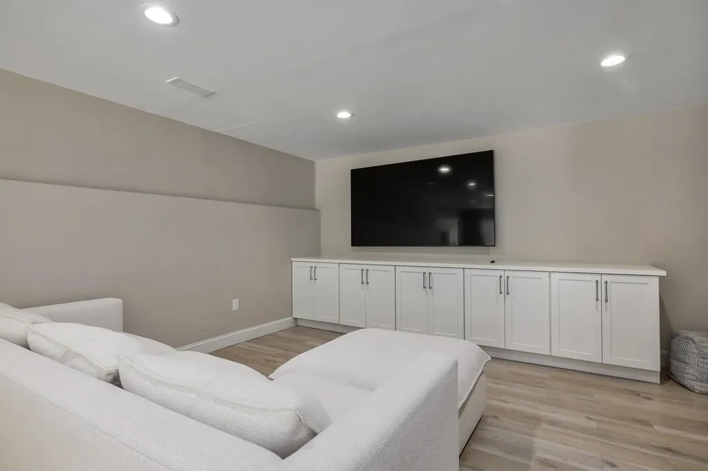 253 Odiorne Point Road Portsmouth NH 03801