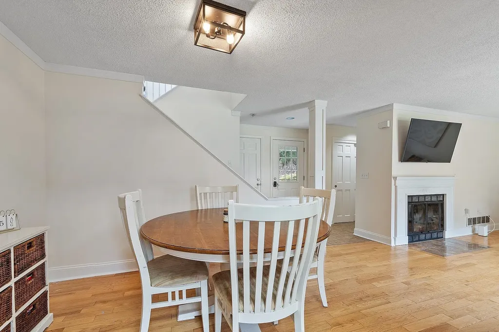68 Winding Pond Road Londonderry NH 03053